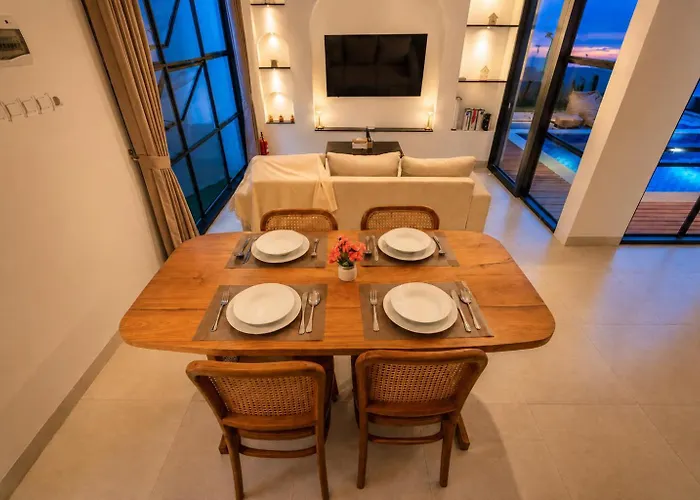 - 4br Coastal Luxury In Pecatu Uluwatu (Bali)